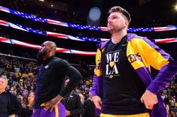 开云体育在线-篮网客场告捷，雄鹿队兵败如山倒的简单介绍