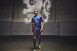 开云平台-欧冠半决赛焦点战，勒沃库森单节拉开智利，战术革新震撼欧洲足坛