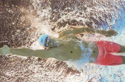 开云下载-绝境中的英雄，波尔扛起英格兰，一剑封喉终结韩国