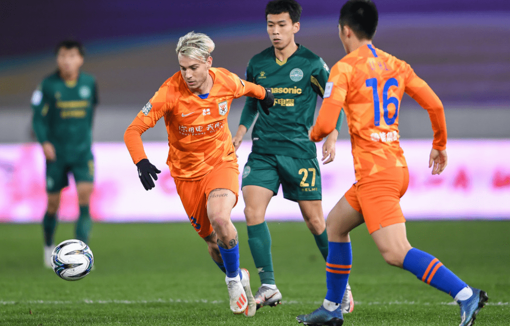 富力防守低迷频出失误，教练组分析问题所在