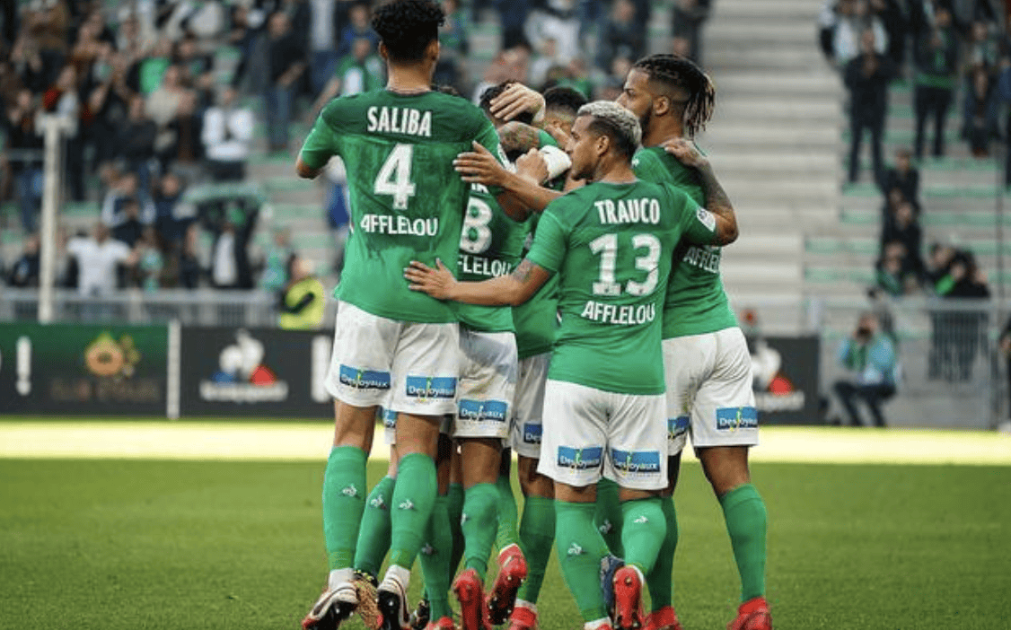 圣埃蒂安球员表现出色,帮助球队提升排名的简单介绍 圣埃蒂安球员表现出色,帮助球队提升排名的简单介绍