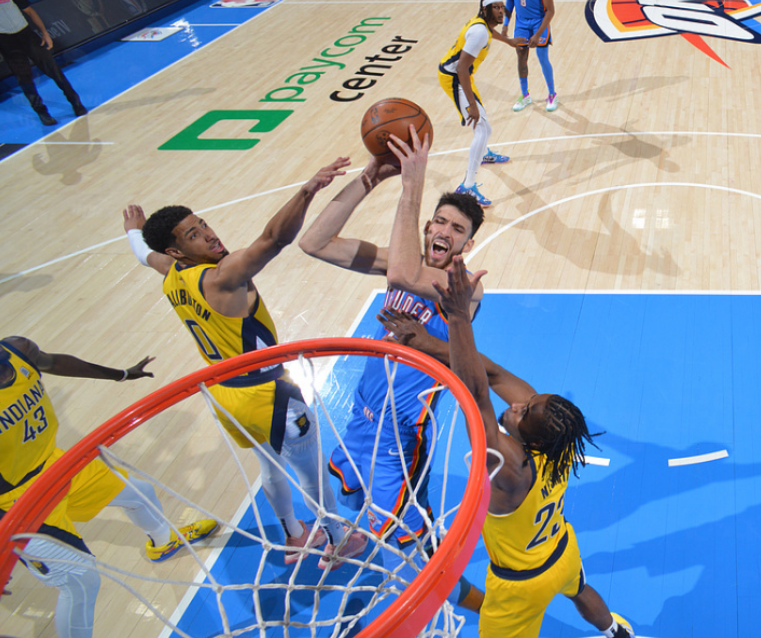 湖人力克猛龙，哈登带队取胜